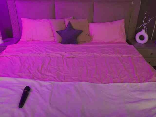 DivineJass webcam
