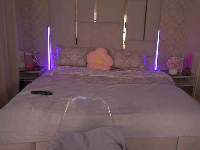 DivineJass webcam