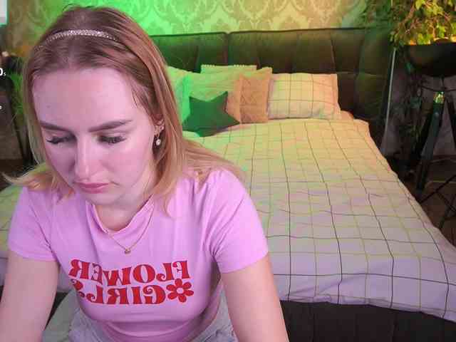DivineJass webcam