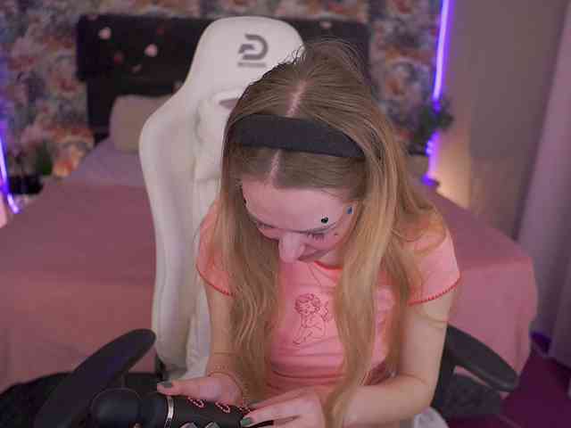 DivineJass Live Webcam on BongaCams