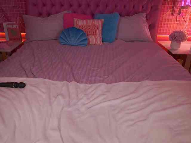 DivineJass webcam