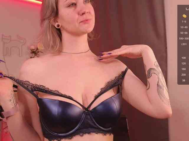 Winona_White webcam