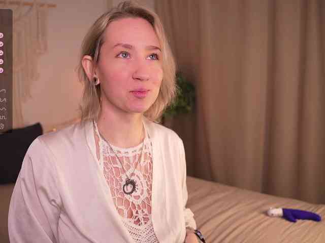 Winona_White webcam