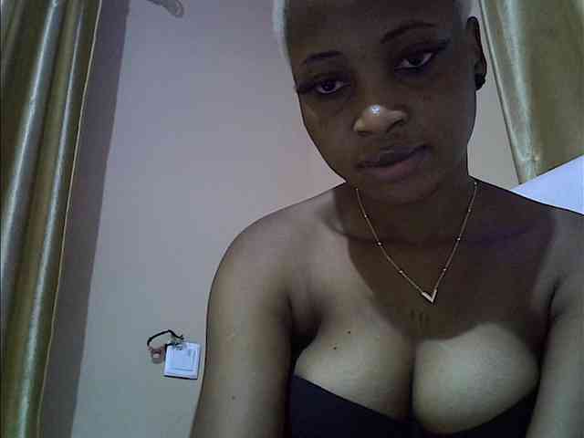 Flirty4uxx webcam
