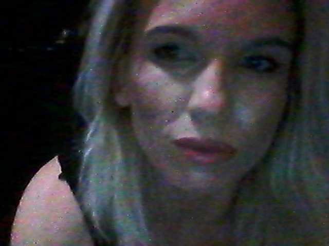 Laurien's BongaCams show and profile