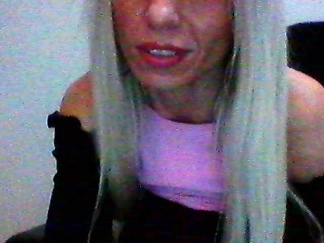 Laurien's BongaCams show and profile