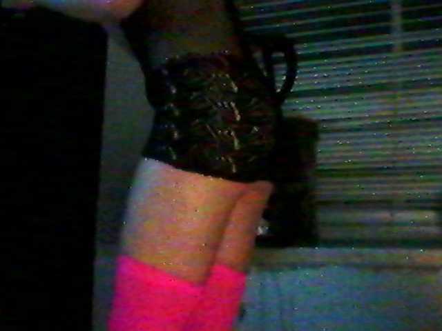 Laurien's BongaCams show and profile