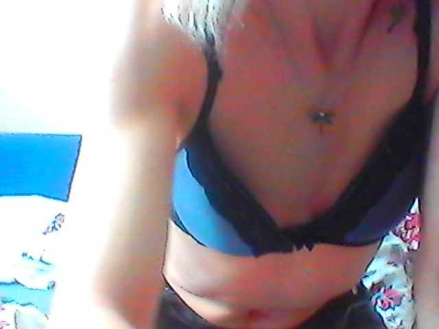 Laurien's BongaCams show and profile