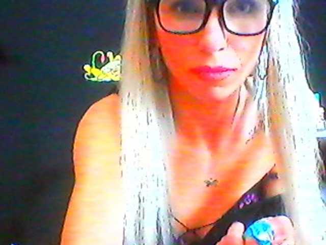 Laurien's BongaCams show and profile