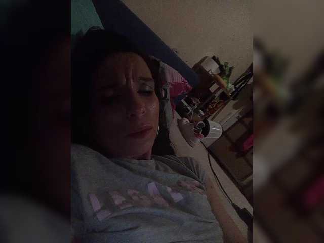 Laurien's BongaCams show and profile