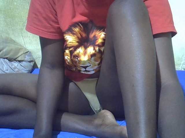 Juicy-pussy1's BongaCams show and profile