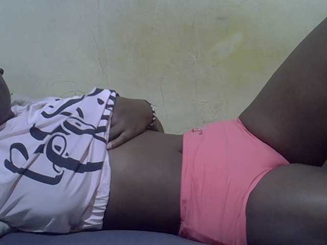 Juicy-pussy1's BongaCams show and profile