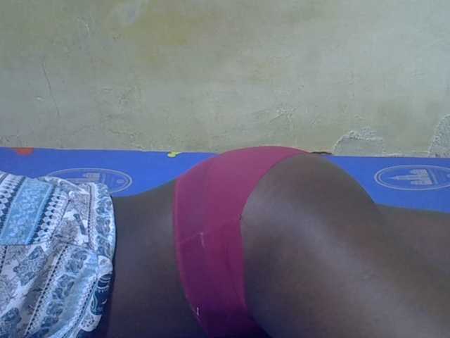 Juicy-pussy1's BongaCams show and profile