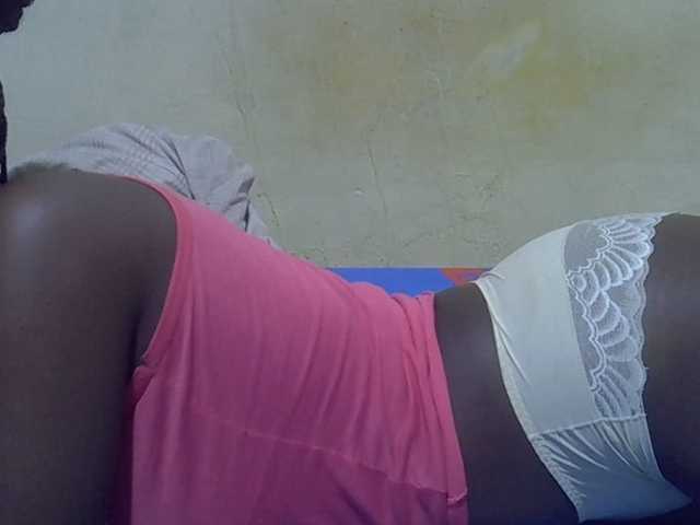 Juicy-pussy1's BongaCams show and profile