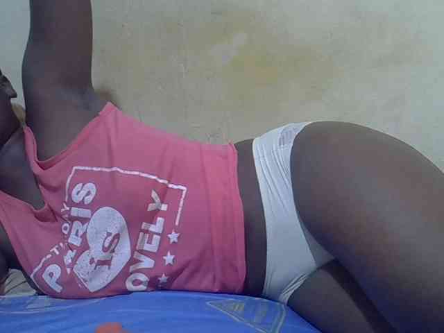 Juicy-pussy1 Live Webcam on BongaCams