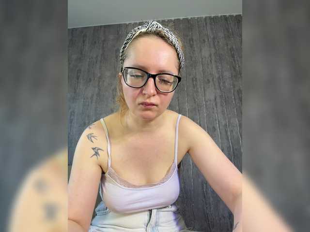 Emma4coy's BongaCams show and profile