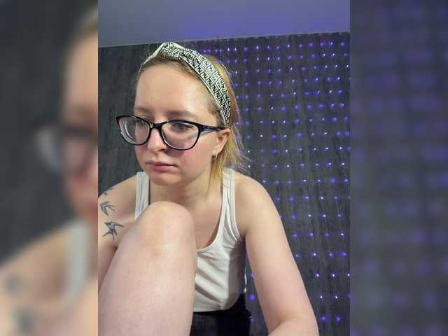 Emma4coy's BongaCams show and profile