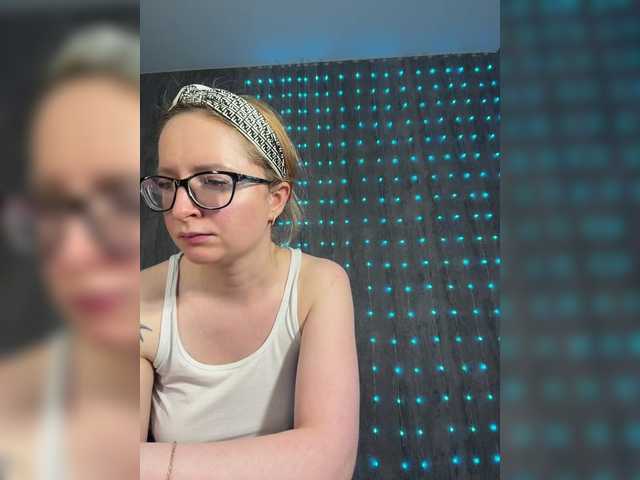 Emma4coy's BongaCams show and profile