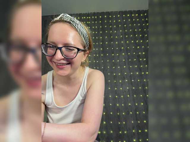 Emma4coy live cam profile