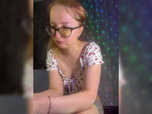 Emma4coy's BongaCams show and profile