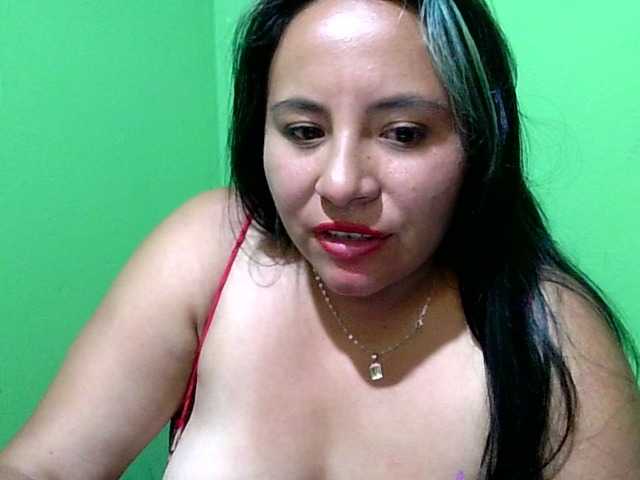 Hot4mommy webcam
