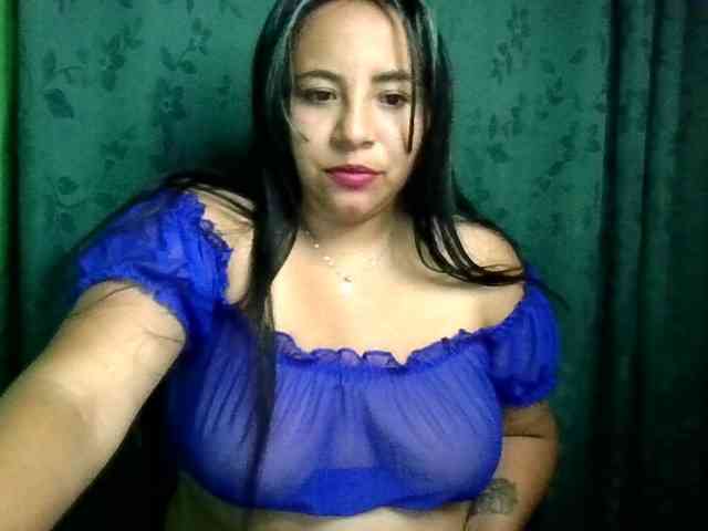Hot4mommy webcam