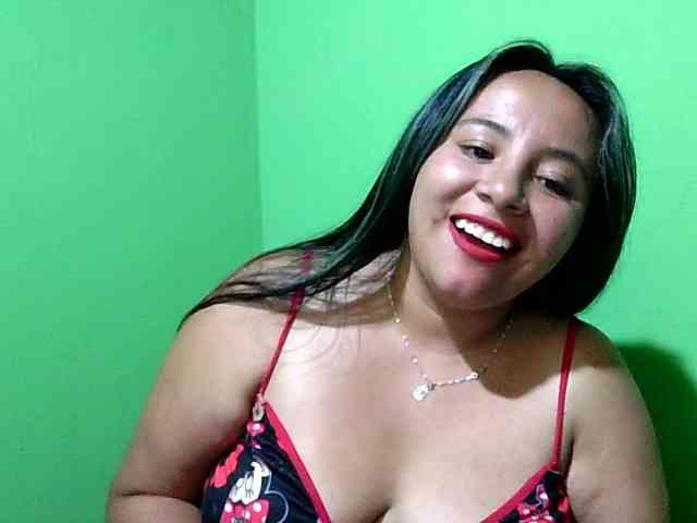 Hot4mommy webcam