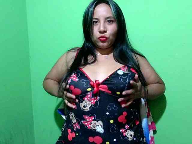 Hot4mommy webcam