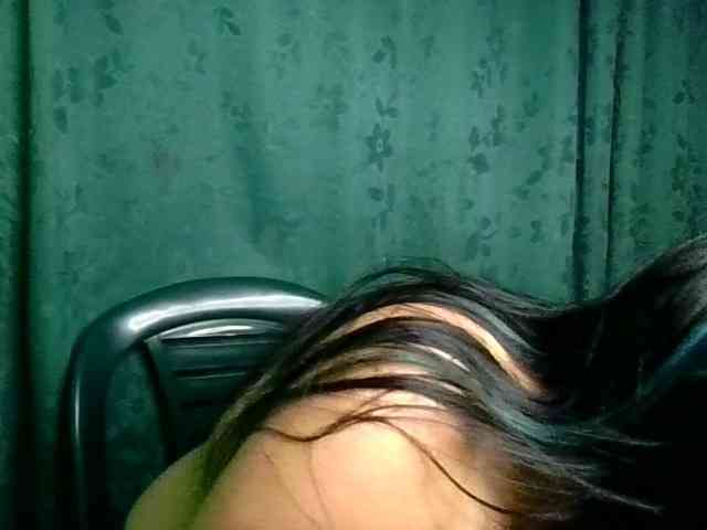Hot4mommy webcam