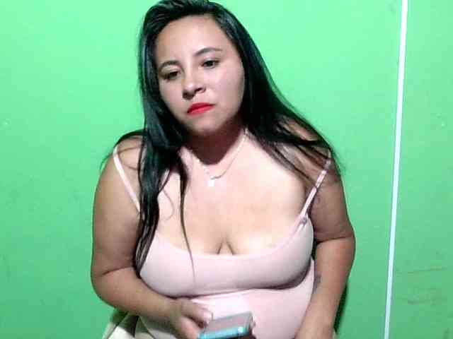 Hot4mommy bongacams