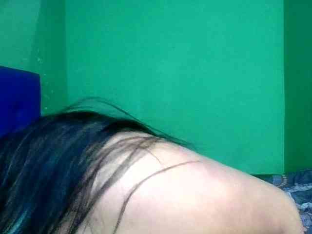 Hot4mommy webcam