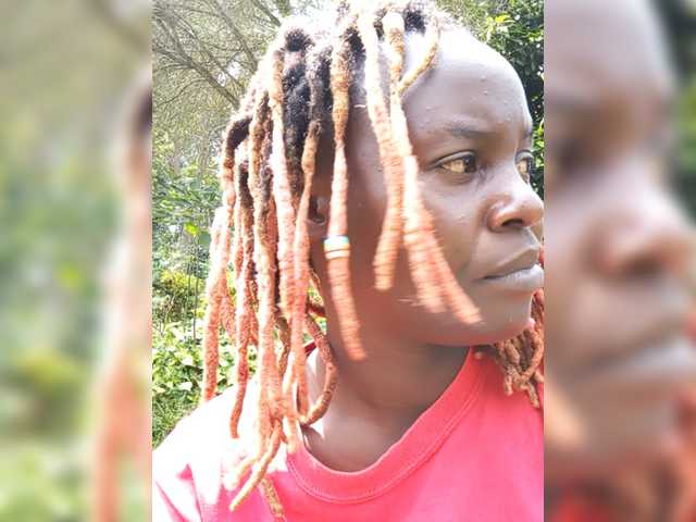 freakcurvy8's BongaCams show and profile