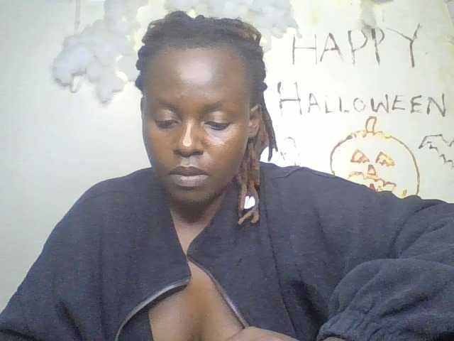 freakcurvy8 from BongaCams