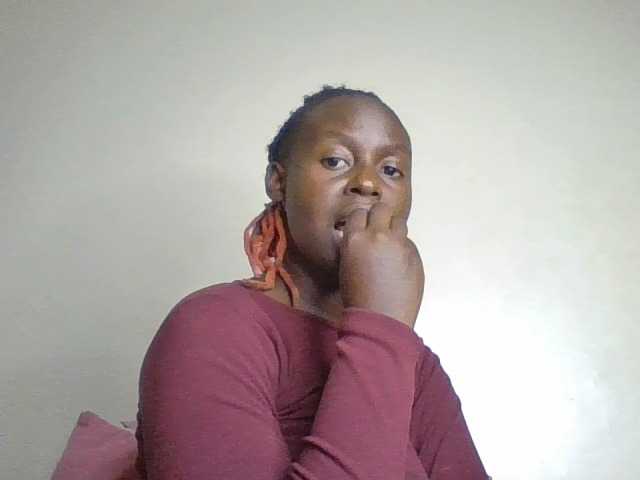 freakcurvy8's BongaCams show and profile