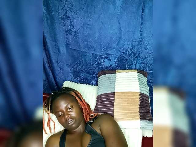 freakcurvy8 from BongaCams is Freechat