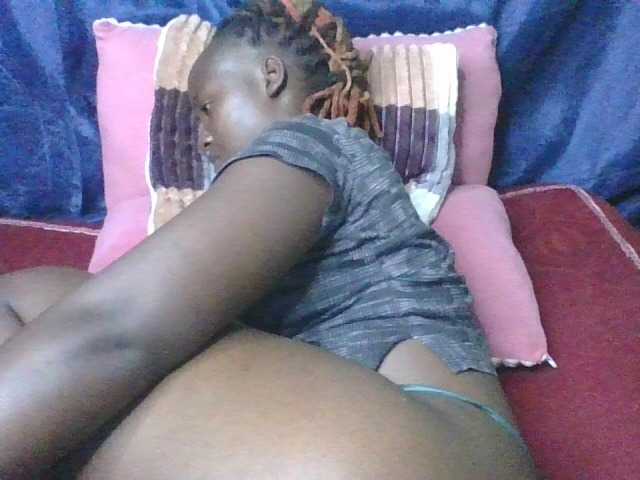 freakcurvy8's BongaCams show and profile