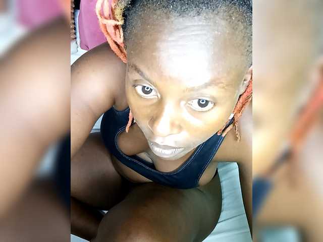 freakcurvy8's BongaCams show and profile