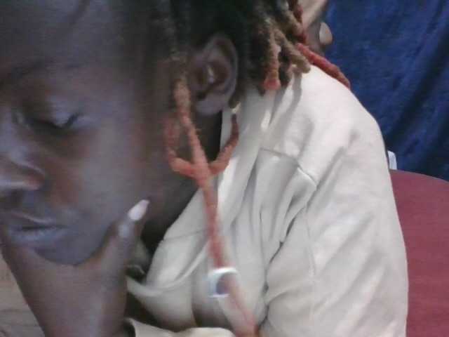 freakcurvy8 from BongaCams is Freechat