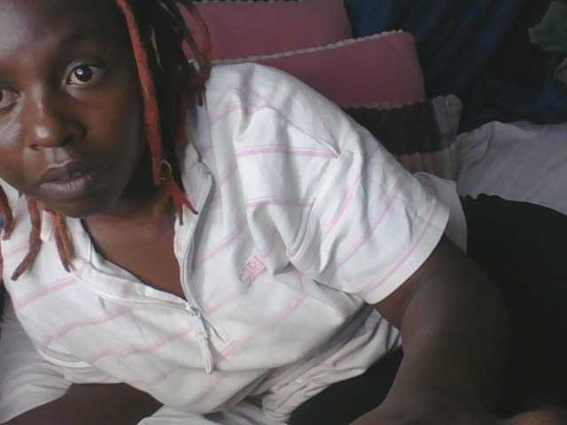 freakcurvy8's BongaCams show and profile