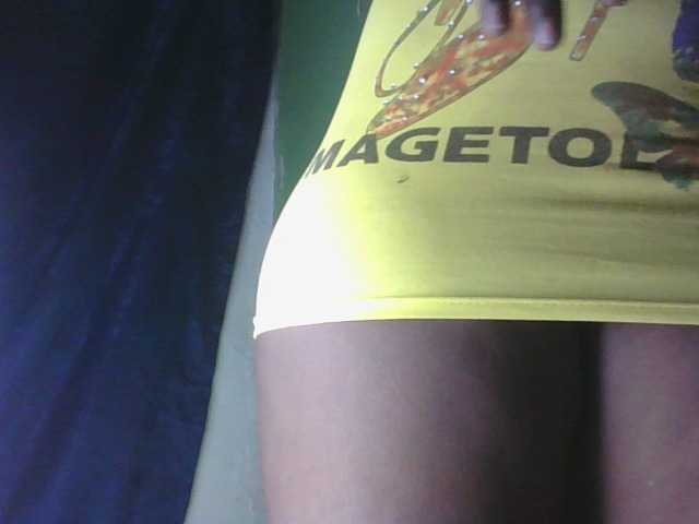 freakcurvy8's BongaCams show and profile