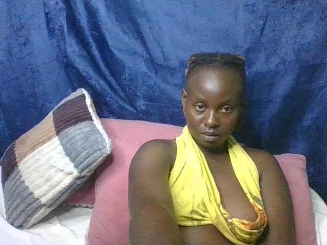 freakcurvy8's BongaCams show and profile