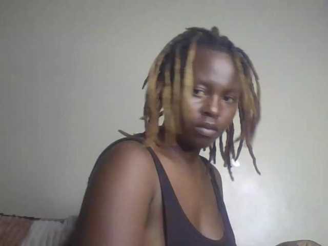 freakcurvy8 from BongaCams