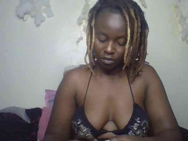 freakcurvy8