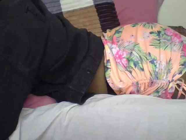 freakcurvy8 webcam