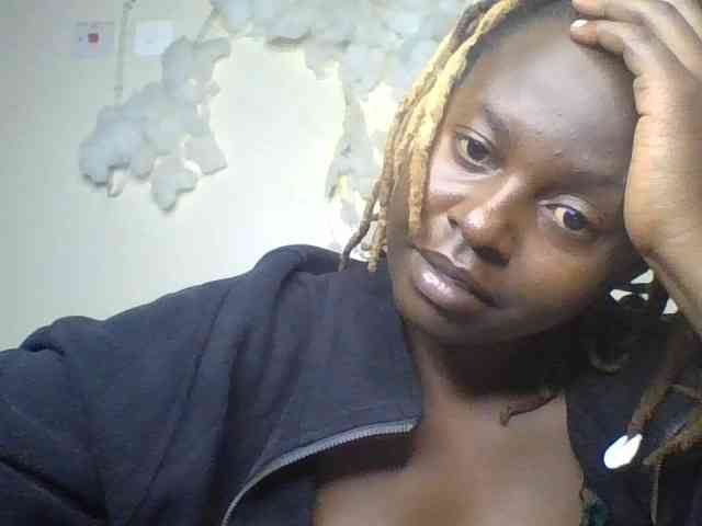 freakcurvy8