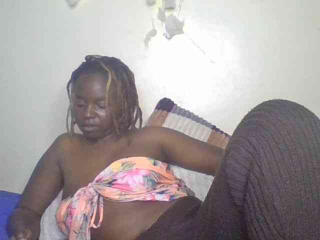 freakcurvy8 webcam