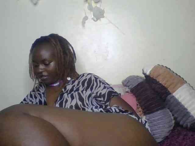 freakcurvy8
