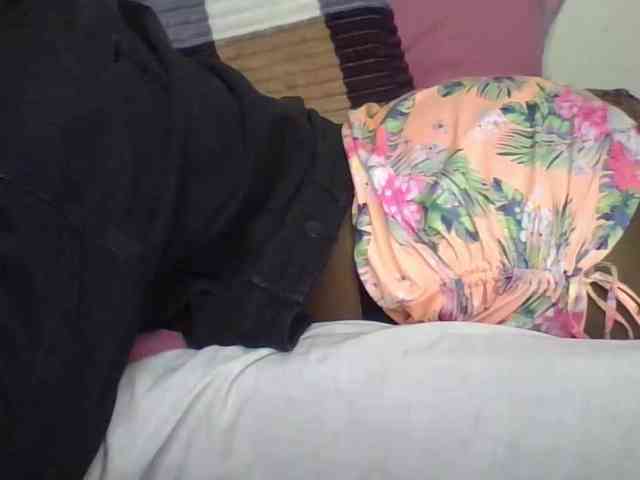 freakcurvy8 webcam
