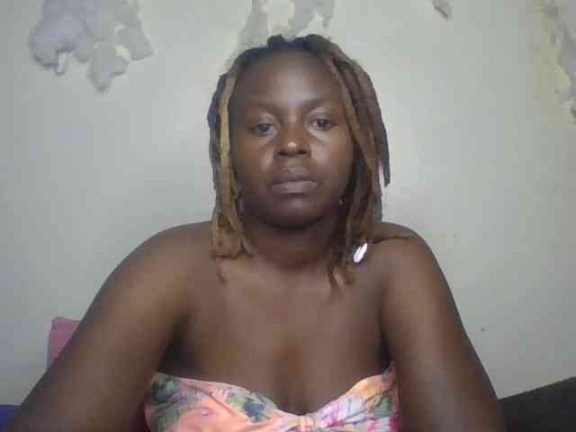 freakcurvy8 Live Webcam on BongaCams