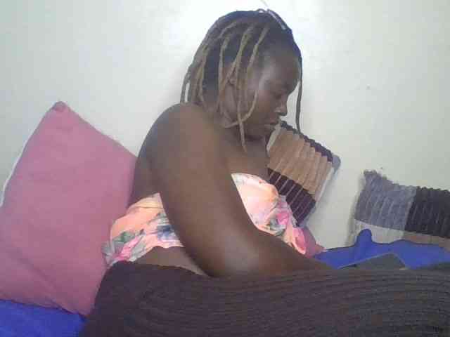 freakcurvy8 webcam